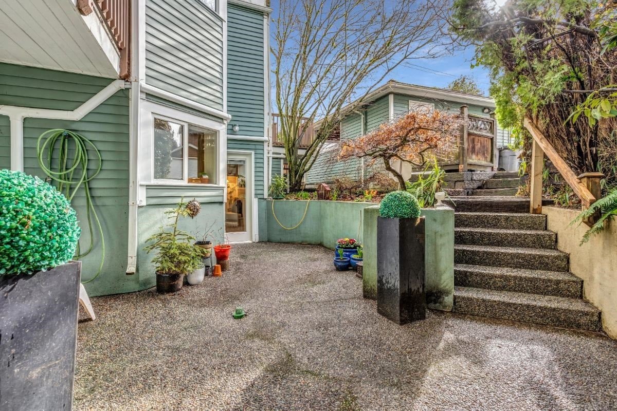 1942 W 15th Ave