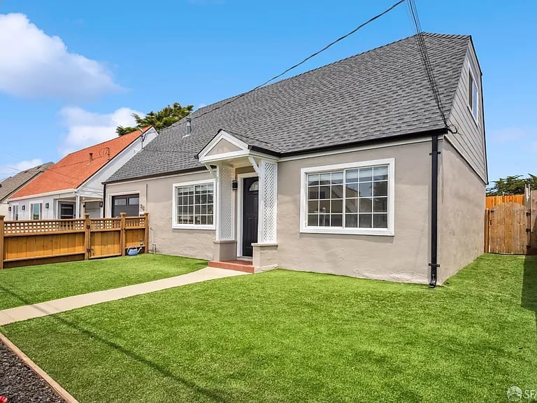 212 Kavanaugh Way