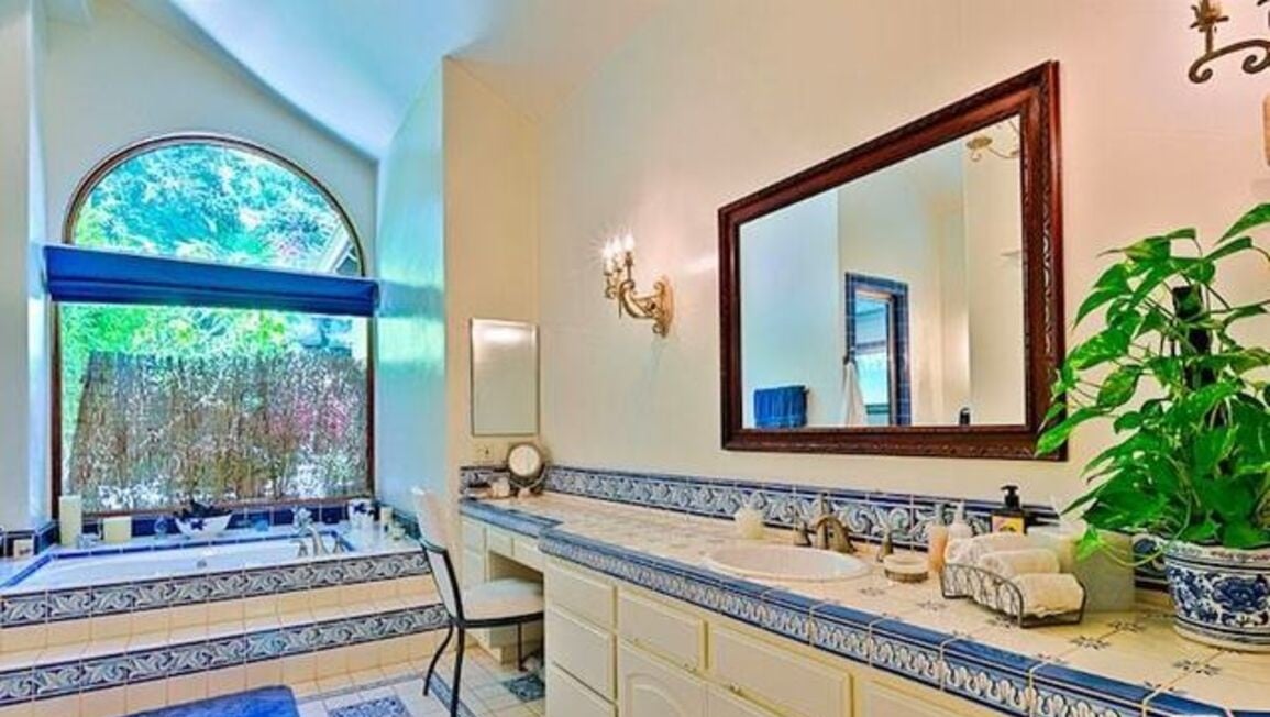 Zenith Crest, Summit Cir, 90210