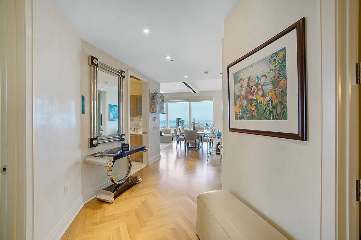 80 Columbus Cir, #67A