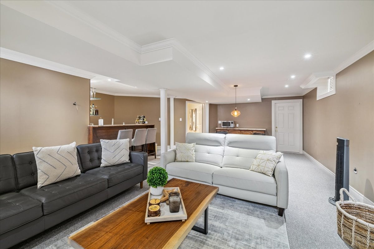 2509 Armour Crescent