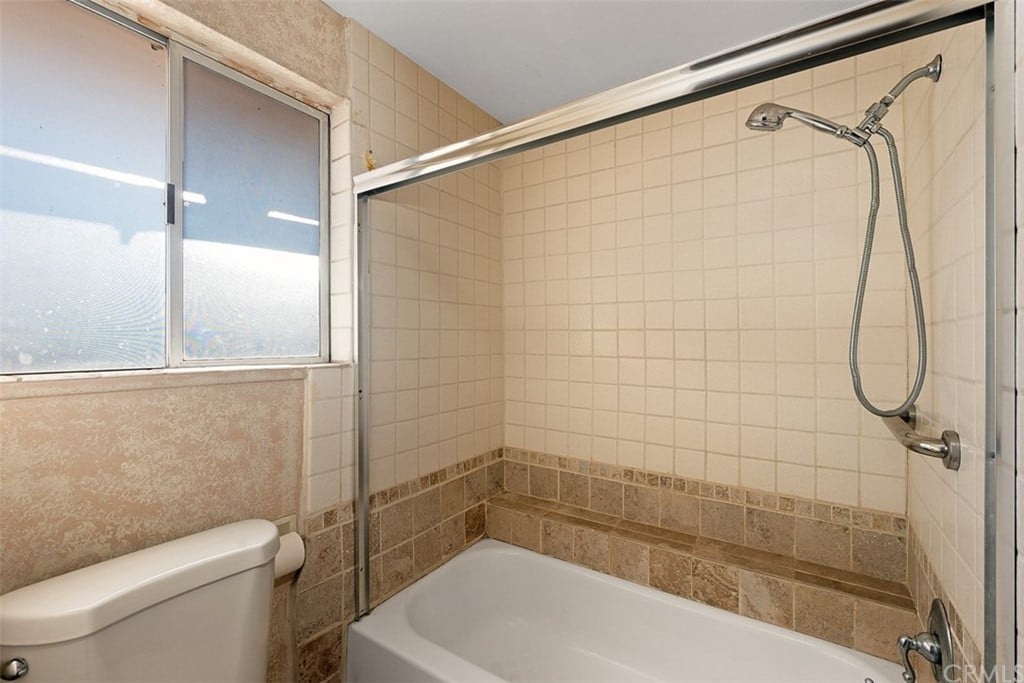 1372 Kenneth Dr
