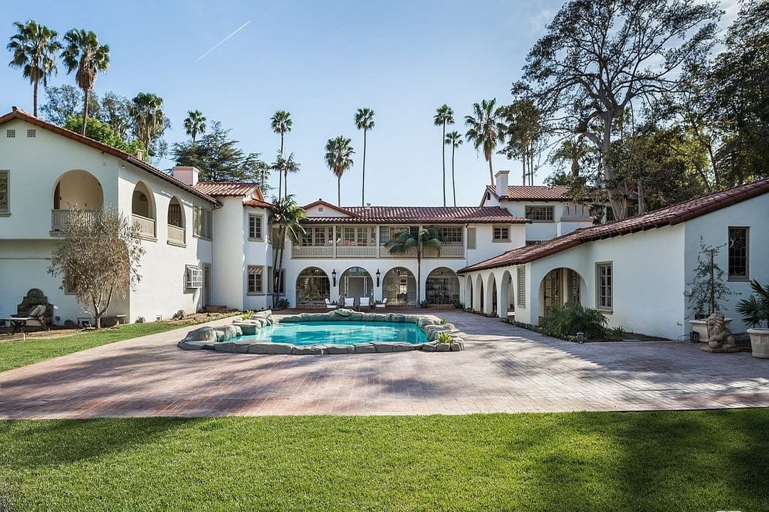 Benedict Canyon Dr, 90210