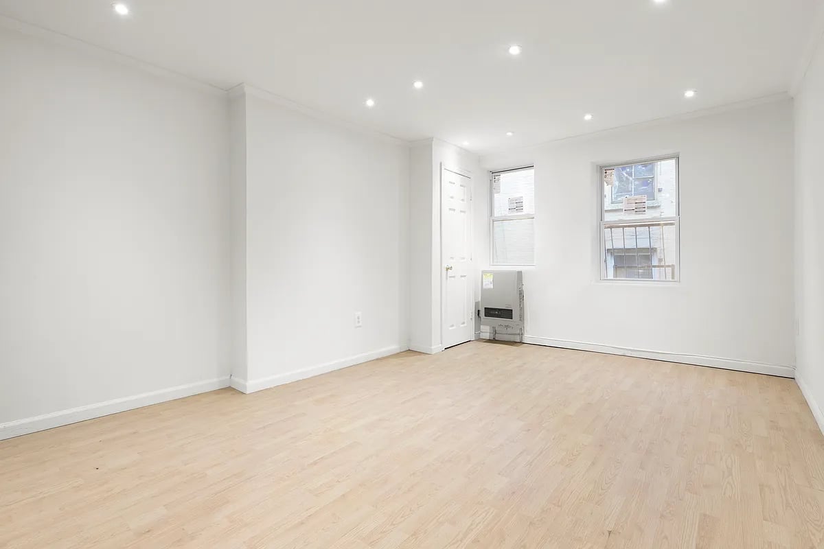 222 First Avenue Unit: 3B