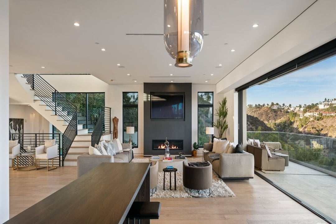 Aurelian Crest, Linda Flora Dr, 90049