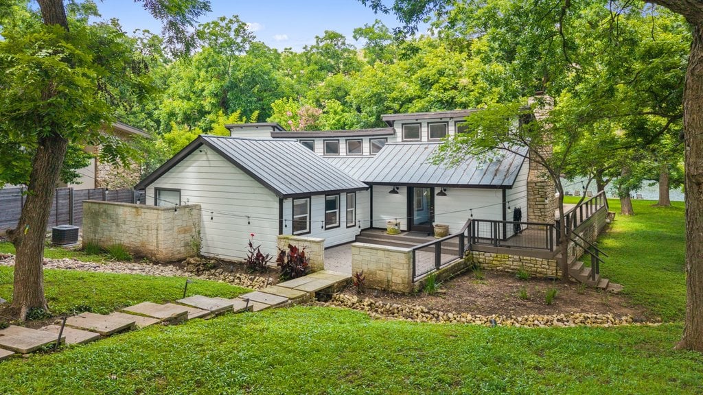 2932 Oestrick Lane