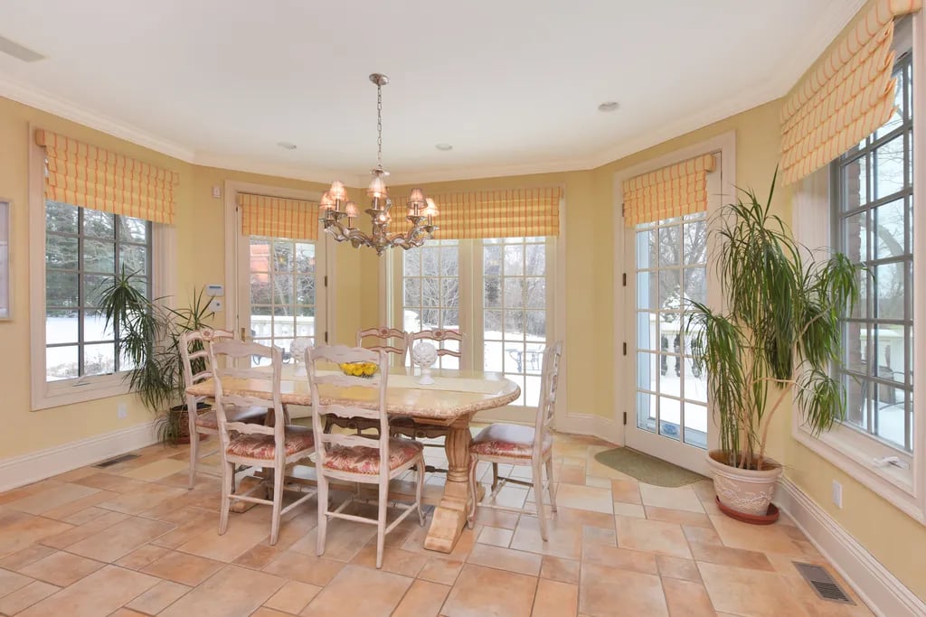 39 Hunting Hollow Ct