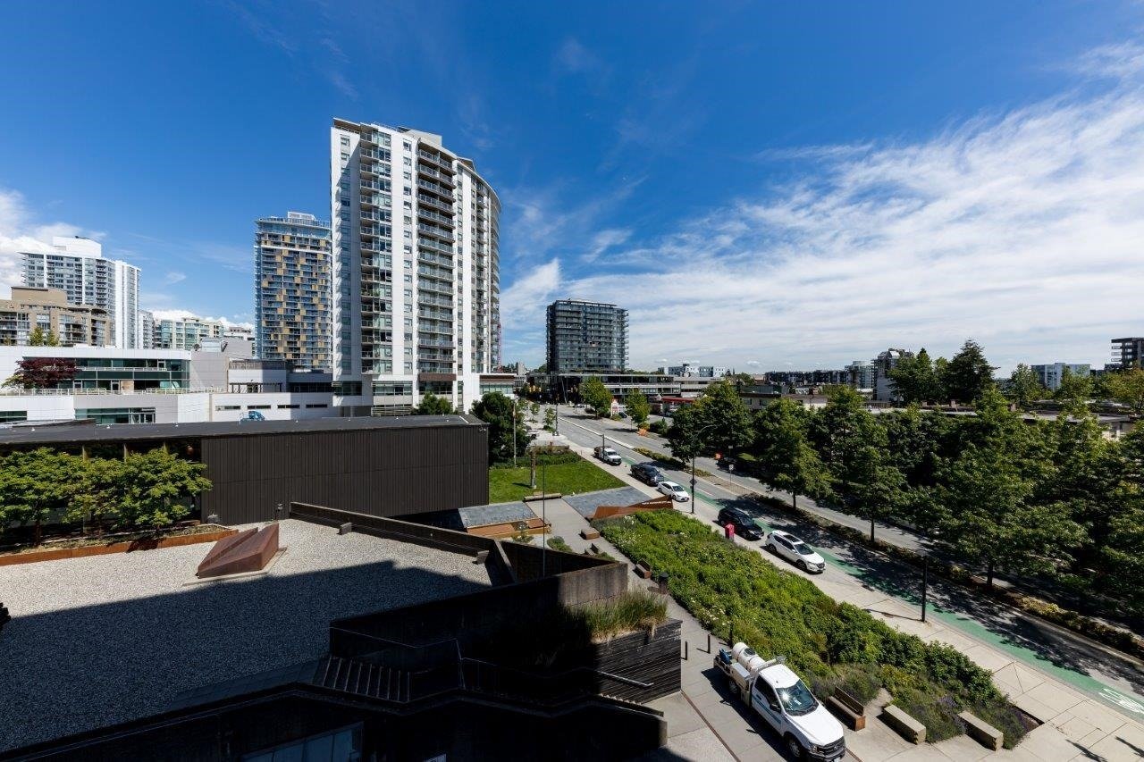 158 W 13th St, #602
