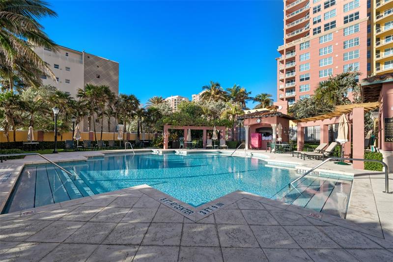 2100 N Ocean Blvd: Unit 18D