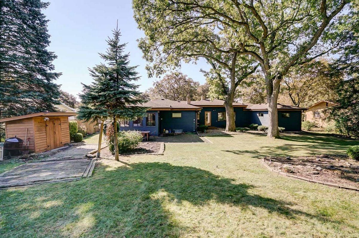 Mid-Century Modern Oasis