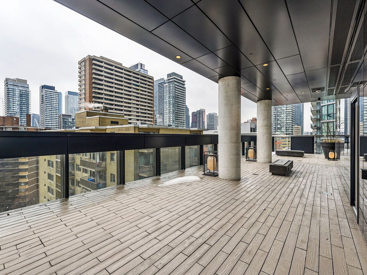 55 Charles St E Unit: 2604