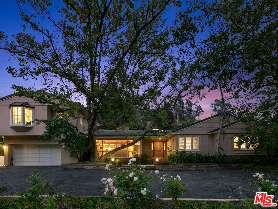 2064 Coldwater Canyon Dr