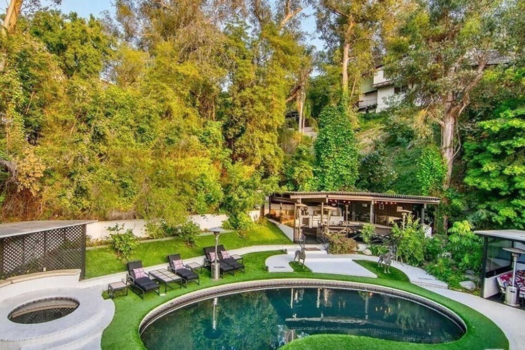 Evercrest Pavilion, Mulholland Dr, 90046