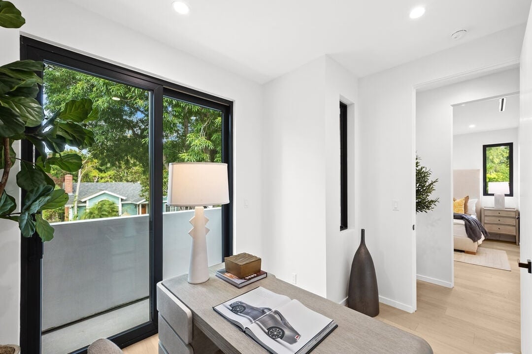 Castle Heights Pl, 90034