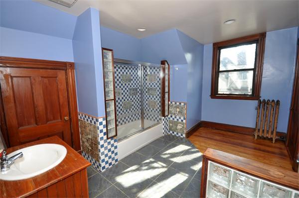34 University Rd