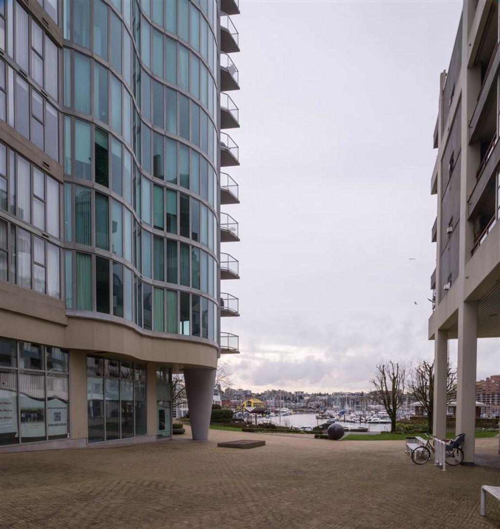 1000 Beach Ave, #1803