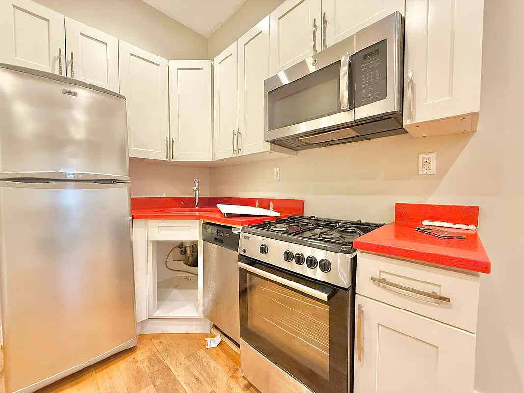 184 Suydam St 2L