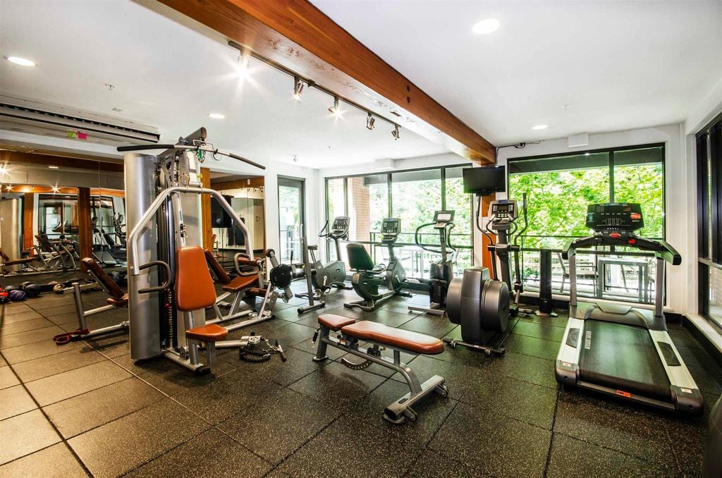 733 W 3rd St, #404