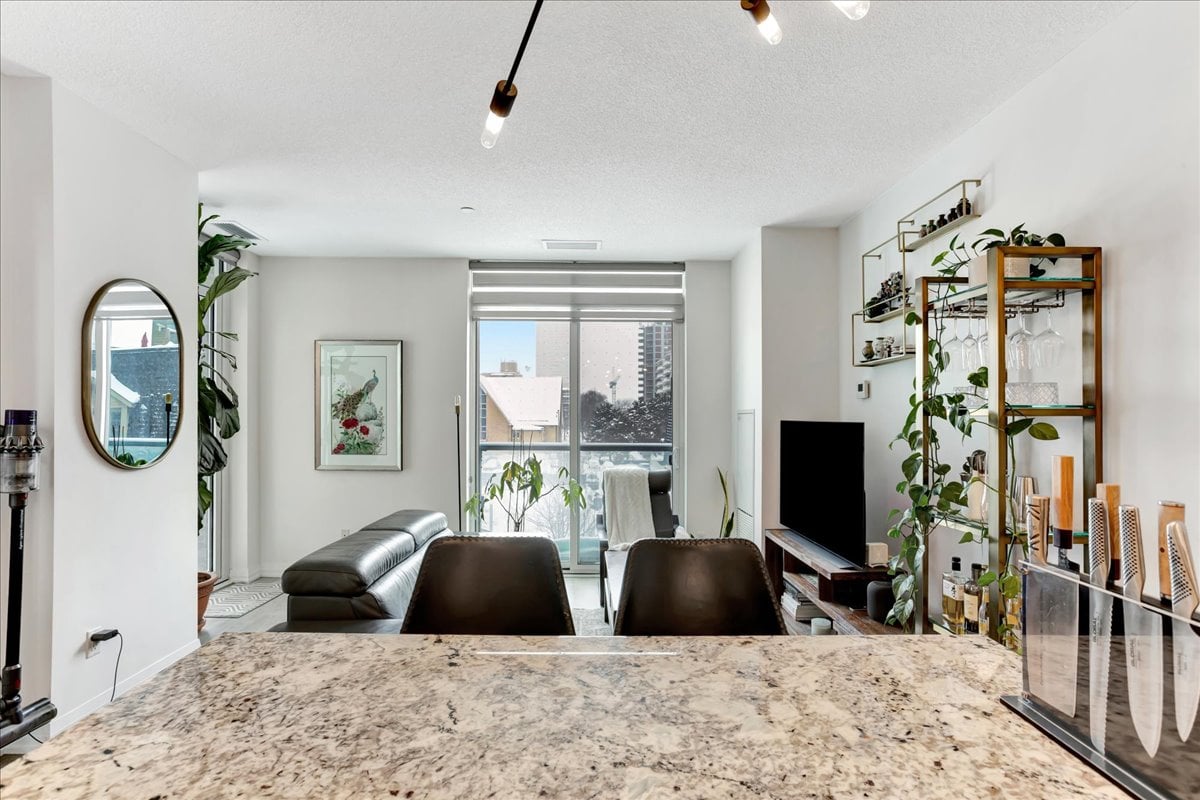 #310 - 101 Erskine Avenue