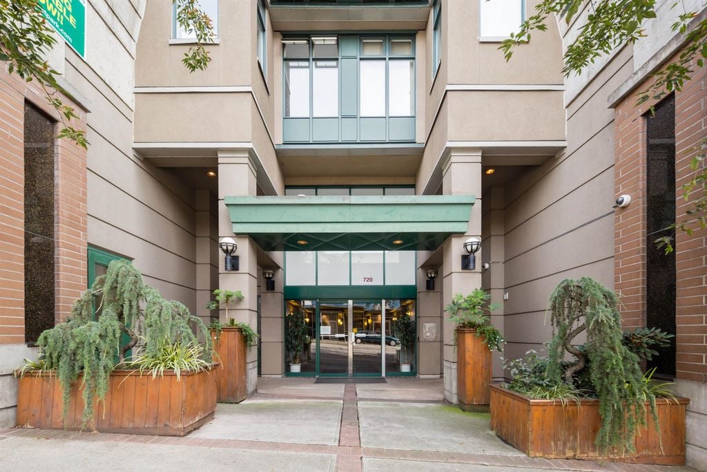 720 Carnarvon St, #405