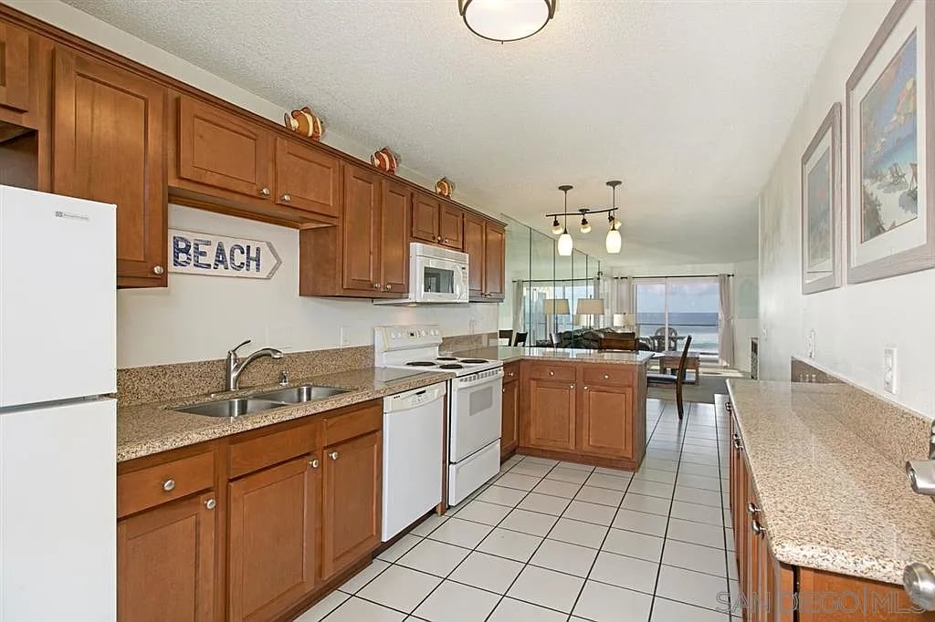 3755 Ocean Front Walk #13