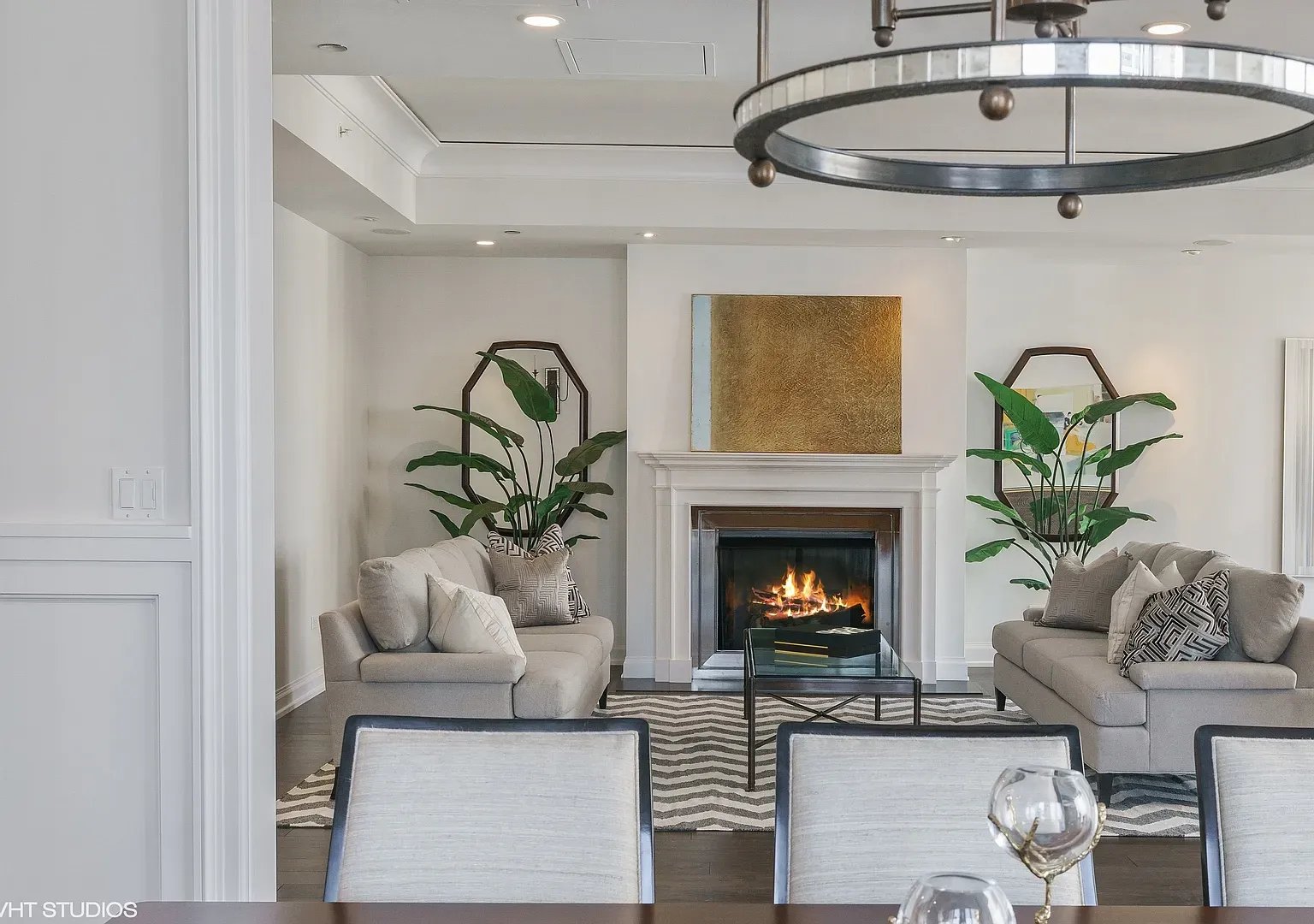 11 E Walton St APT 3201
