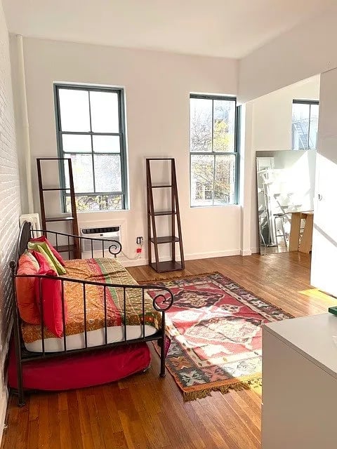 260 West 21st St, #2N