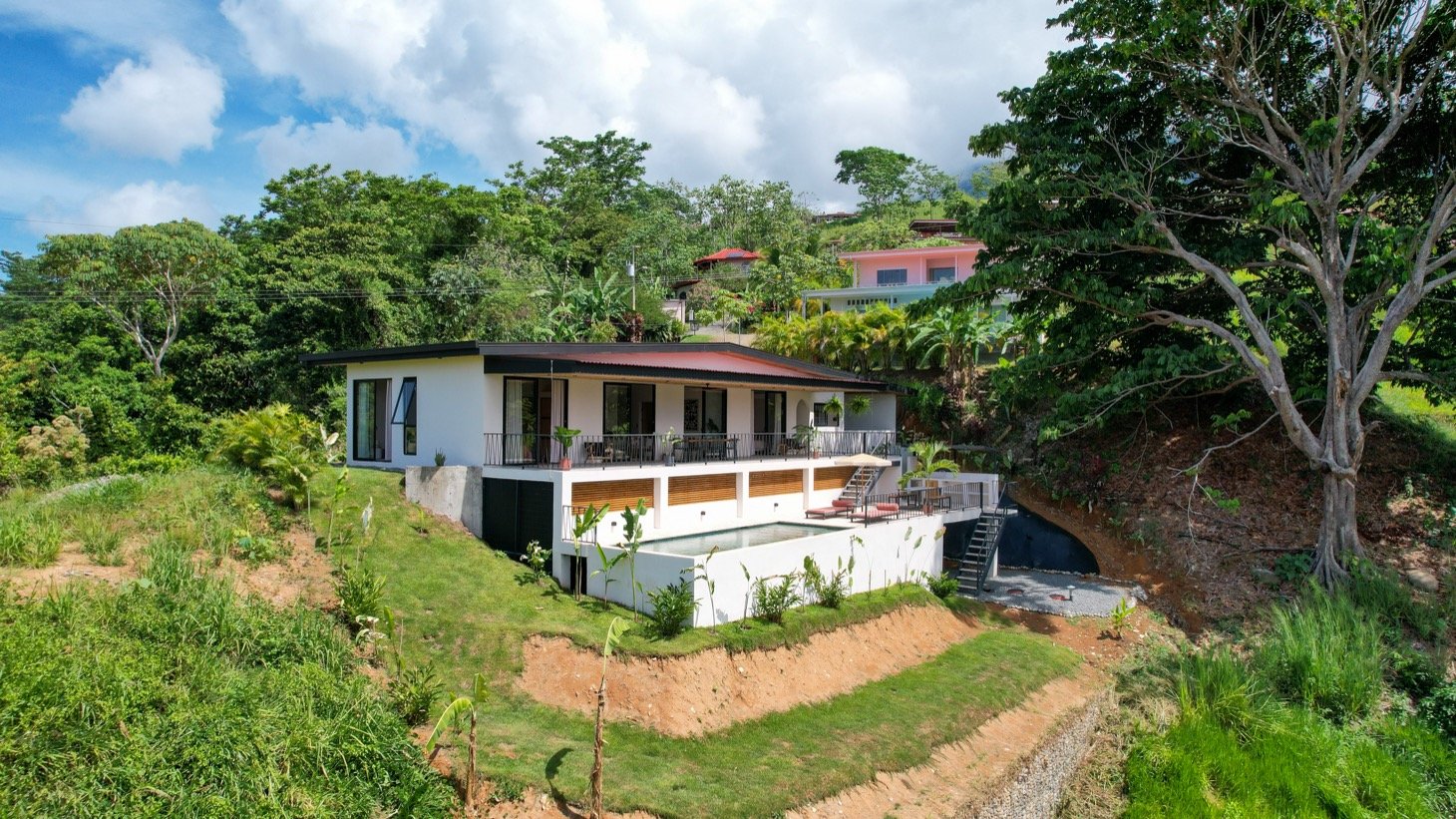 New Modern Ojochal Home with Pool, Office & Mountain Views 24/7 Security