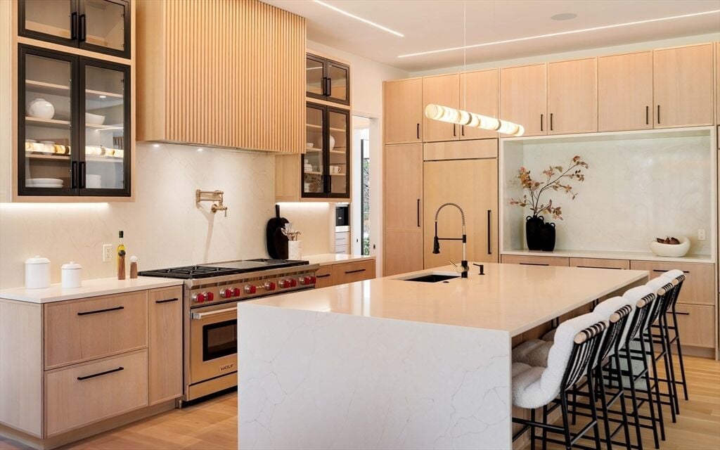 1337 Commonwealth Ave