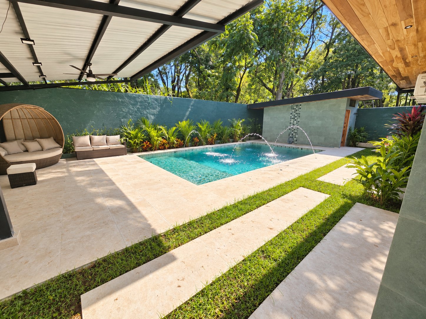 Tropical Modern Villa in Uvita – 3BR Retreat with Large Pool Near the Beach