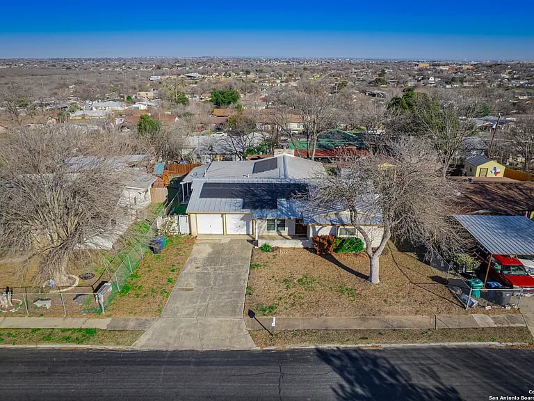 447 Solar Dr