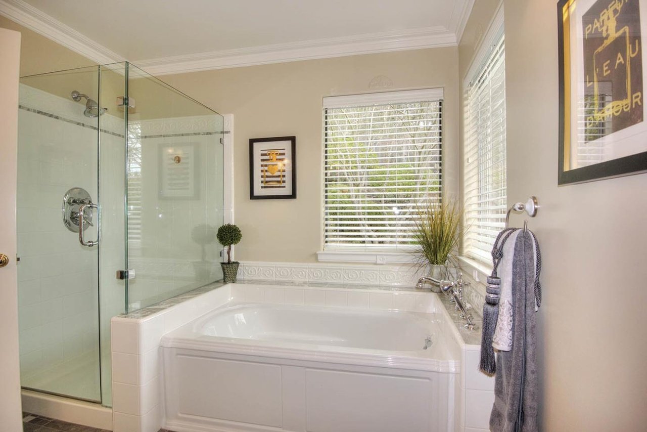 11332 Rolling Hills Dr