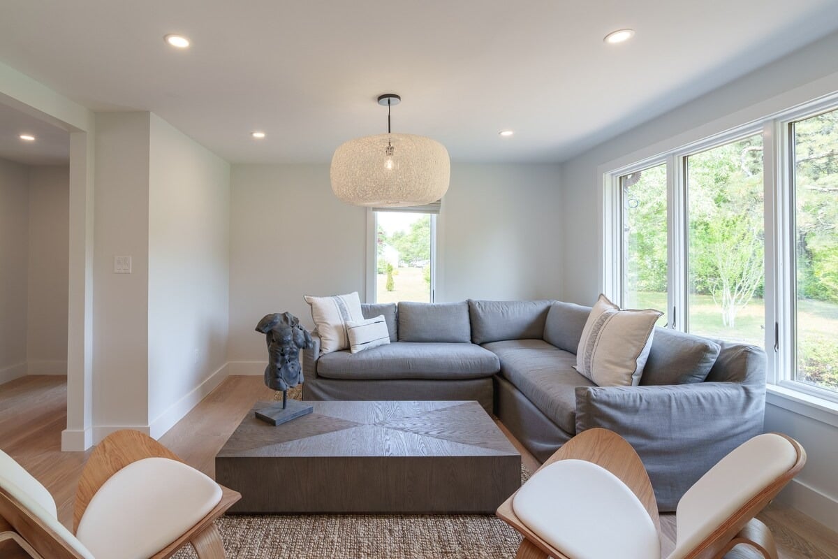 Edgartown Designer Retreat With Pool & Hot Tub