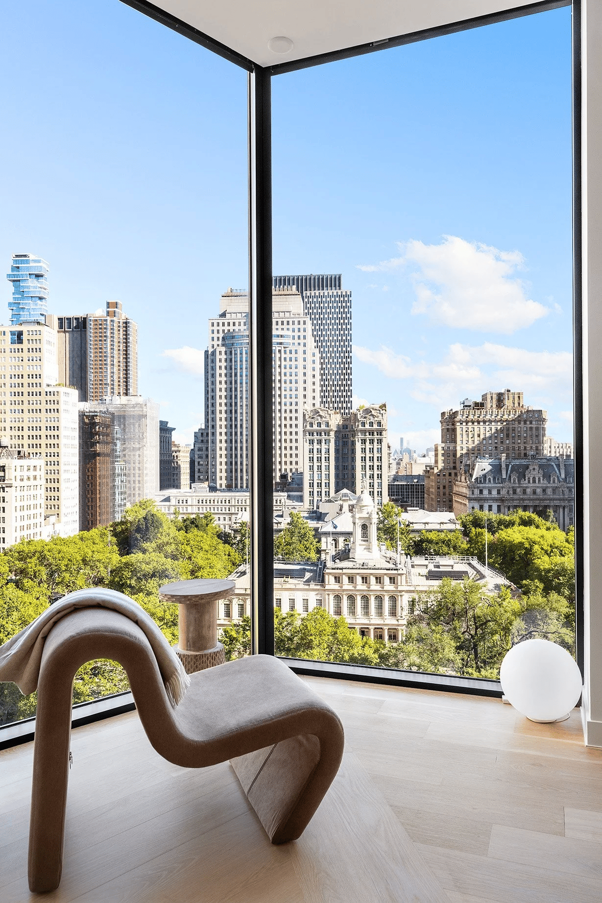 Discover the Gift of N'33 Park Row this Holiday Season