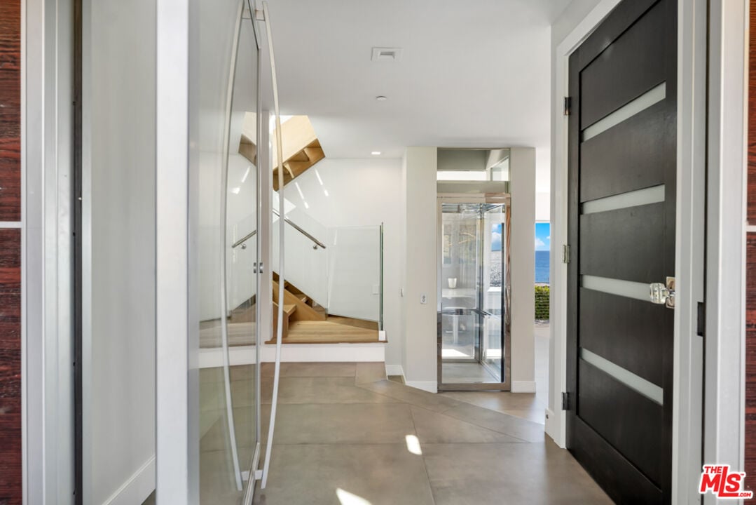 Atlas Heights, Malibu Rd, 90265