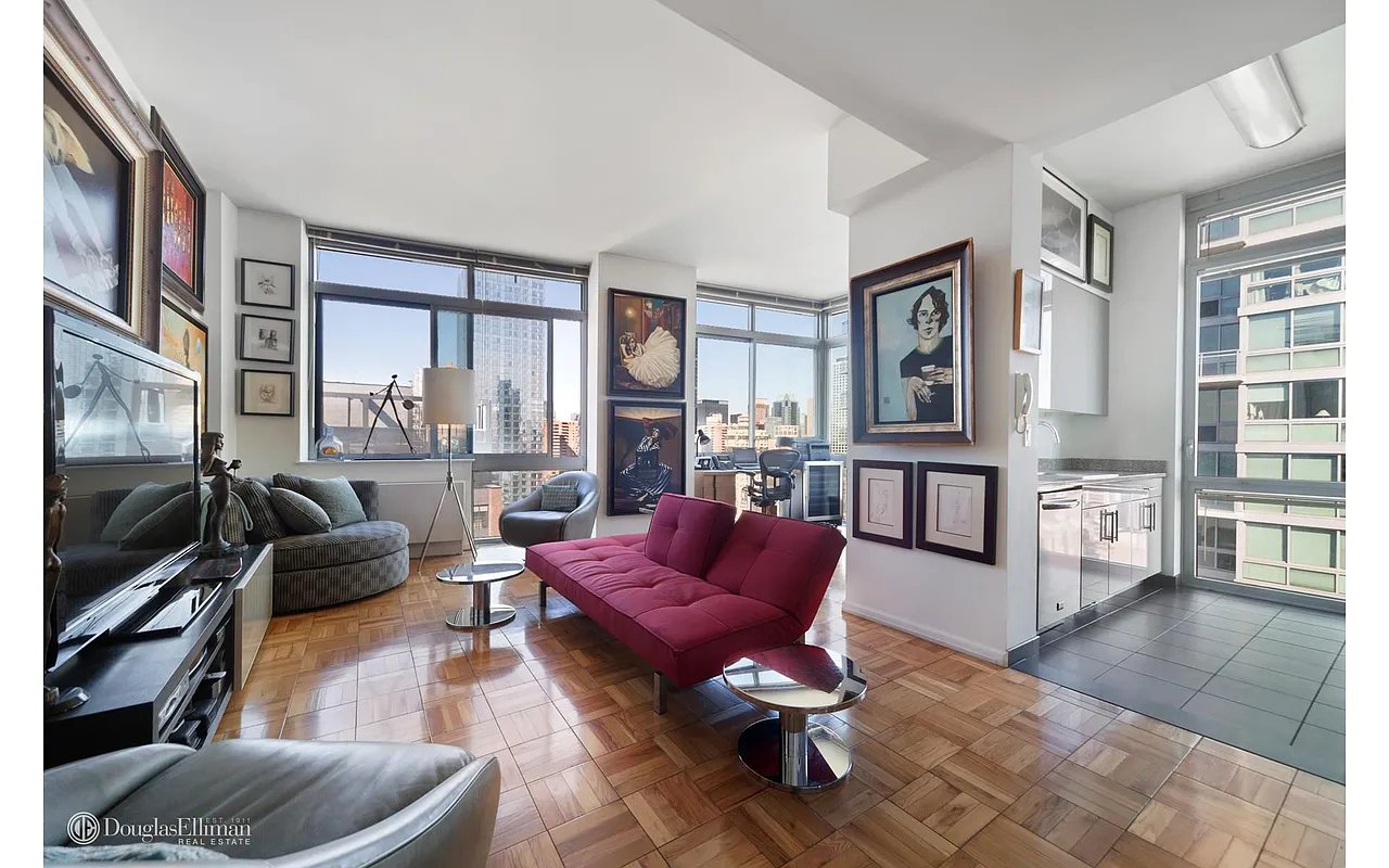 505 West 37th Street Unit: PHJ
