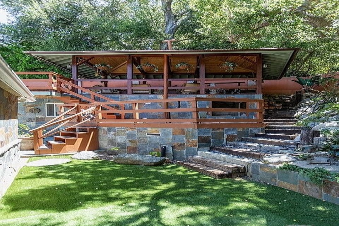 Aurora Oasis