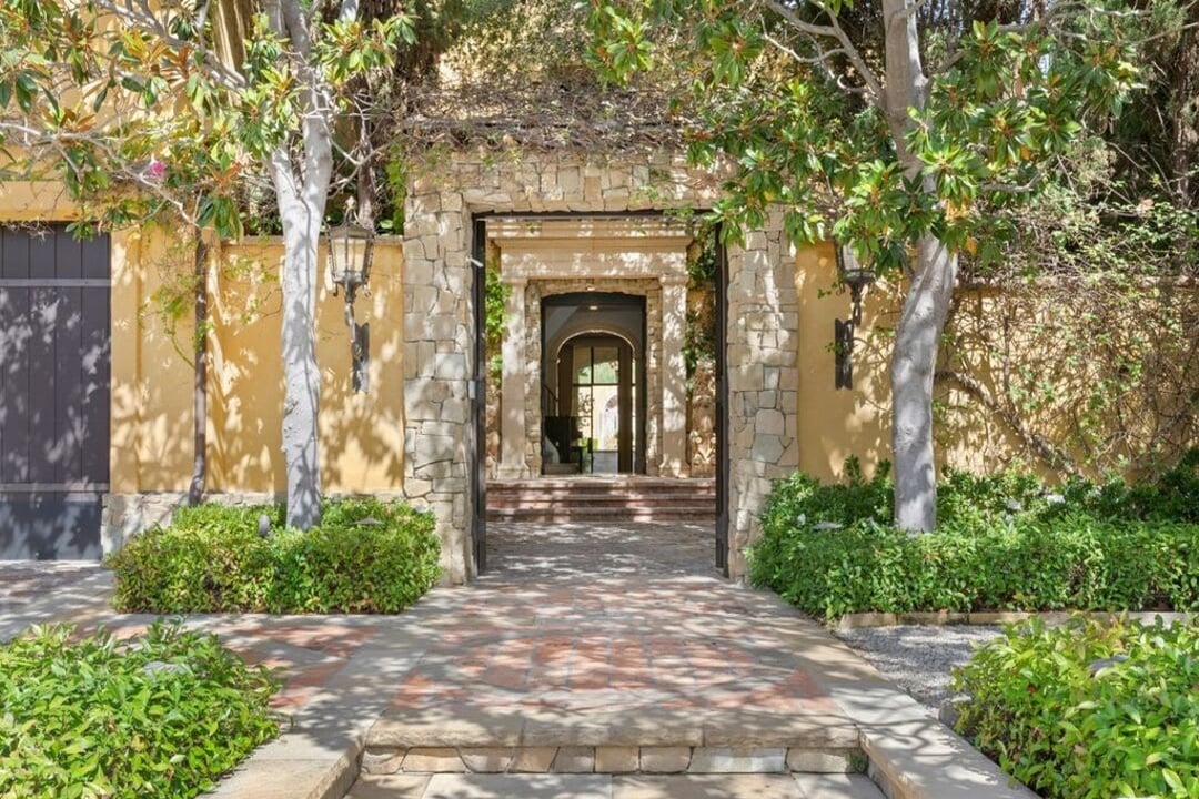 Chateau Sapphire