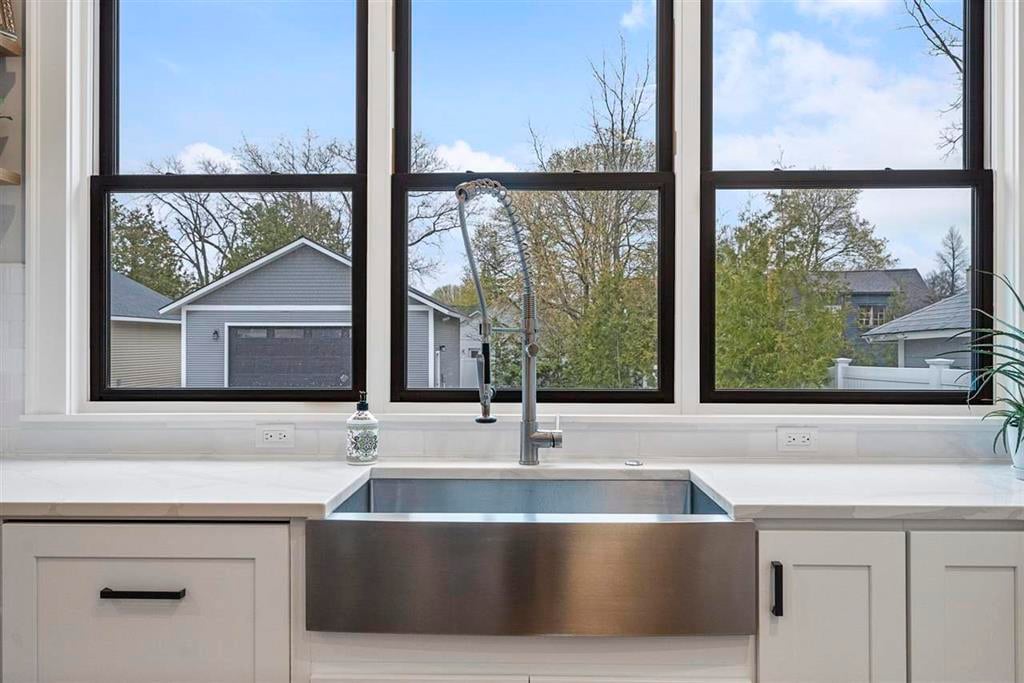 917 Grove Street, Petoskey MI 49770