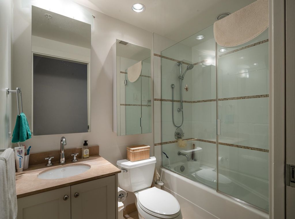 1477 W 15th Ave, #209