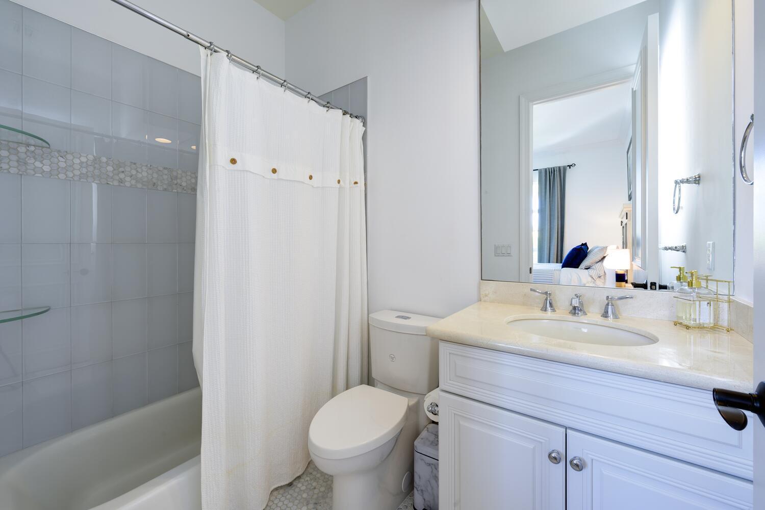 538 Les Jardin Dr