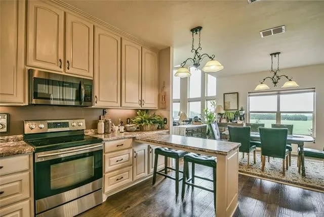 2055 County Rd 235
