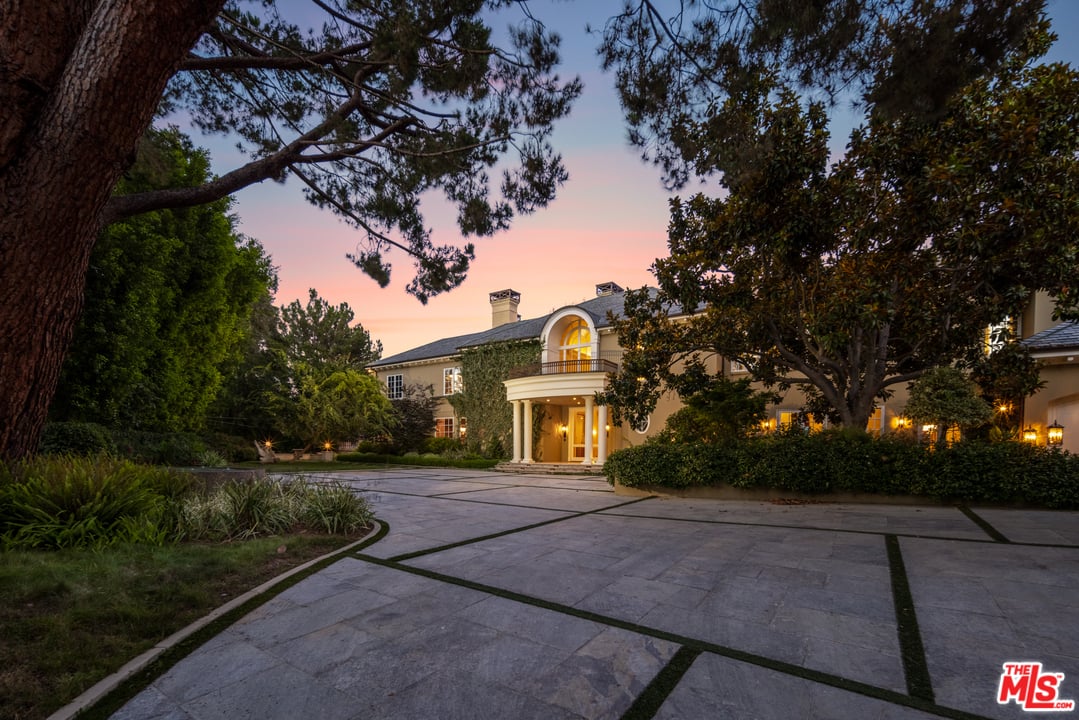 10 Beverly Park