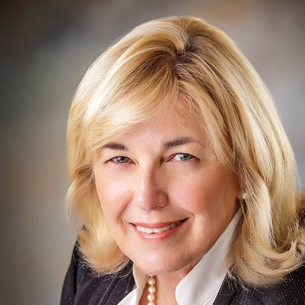 Linda Faulk Houma, LA Real Estate Agent Headshot
