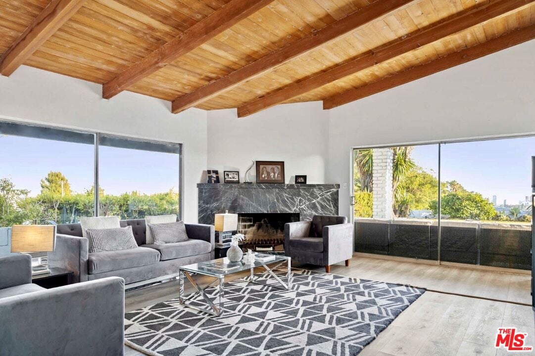 Monarch Pavilion, Beverly Grove Dr, 90210