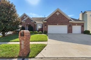 568 Oakwood Drive, Fenton, MO 63026
