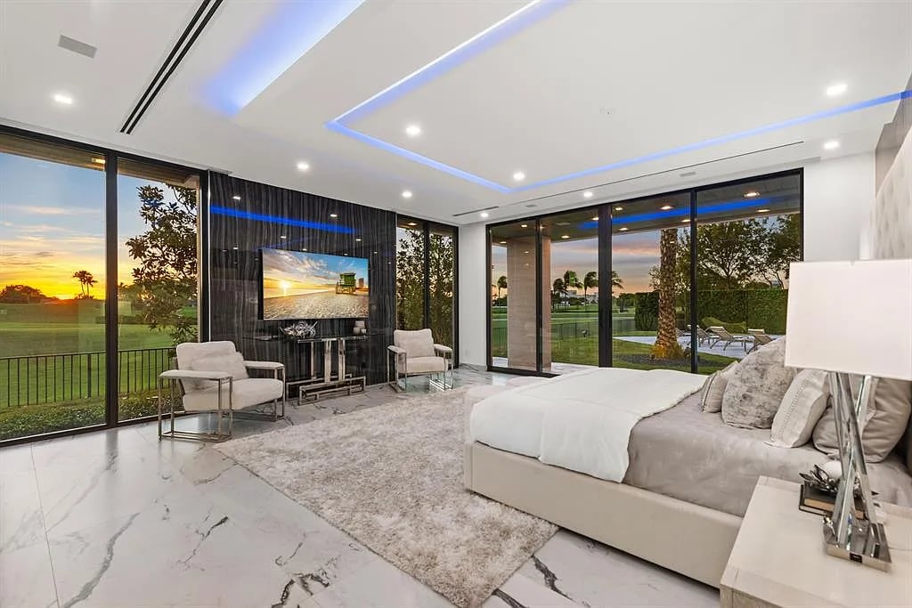 4041 Country Club Ln