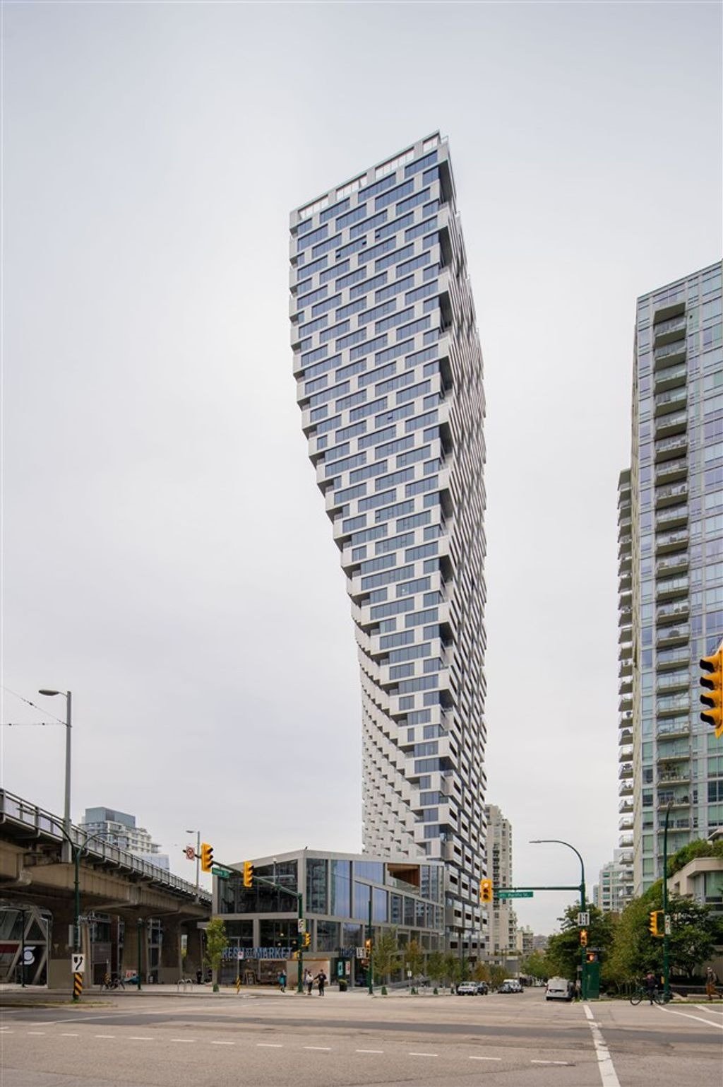 1480 Howe St, #4903