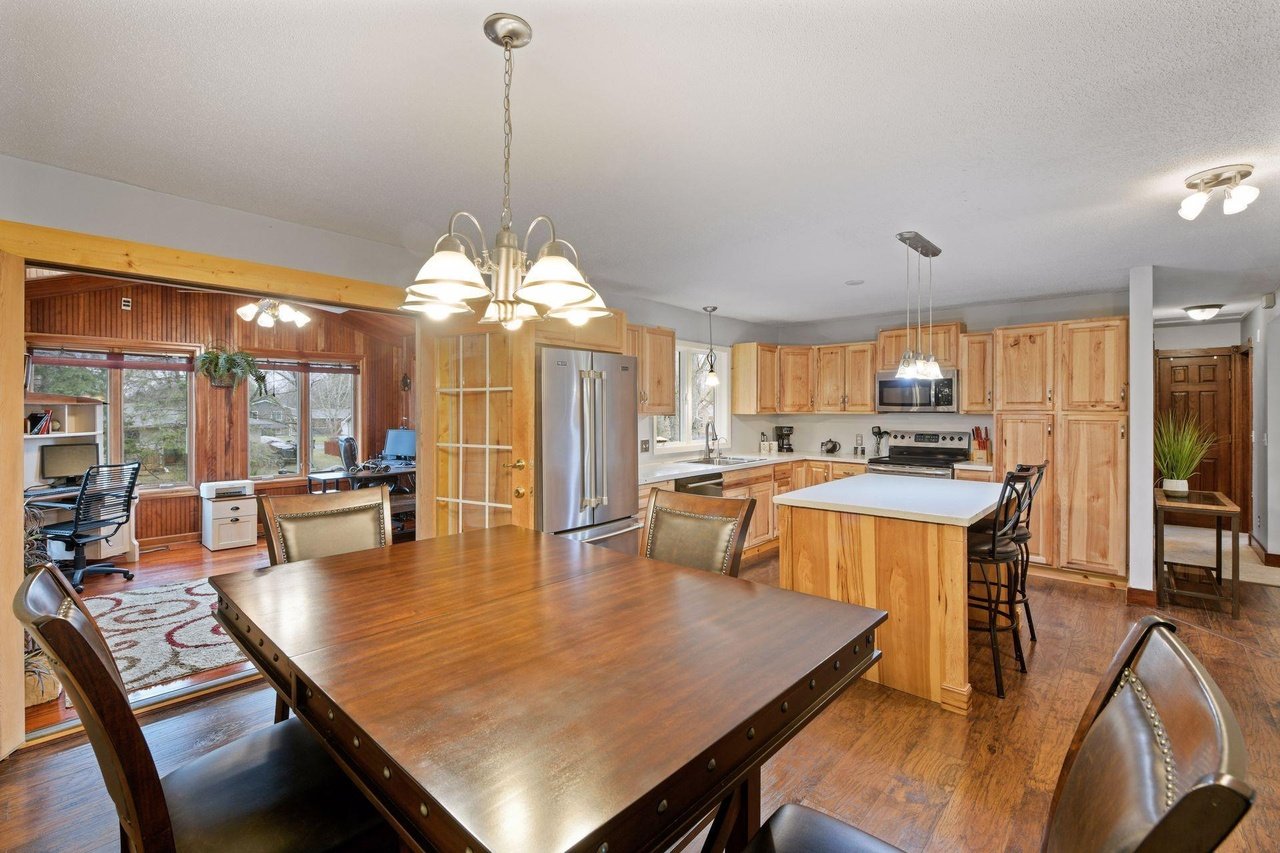 1713 Deerwood Dr