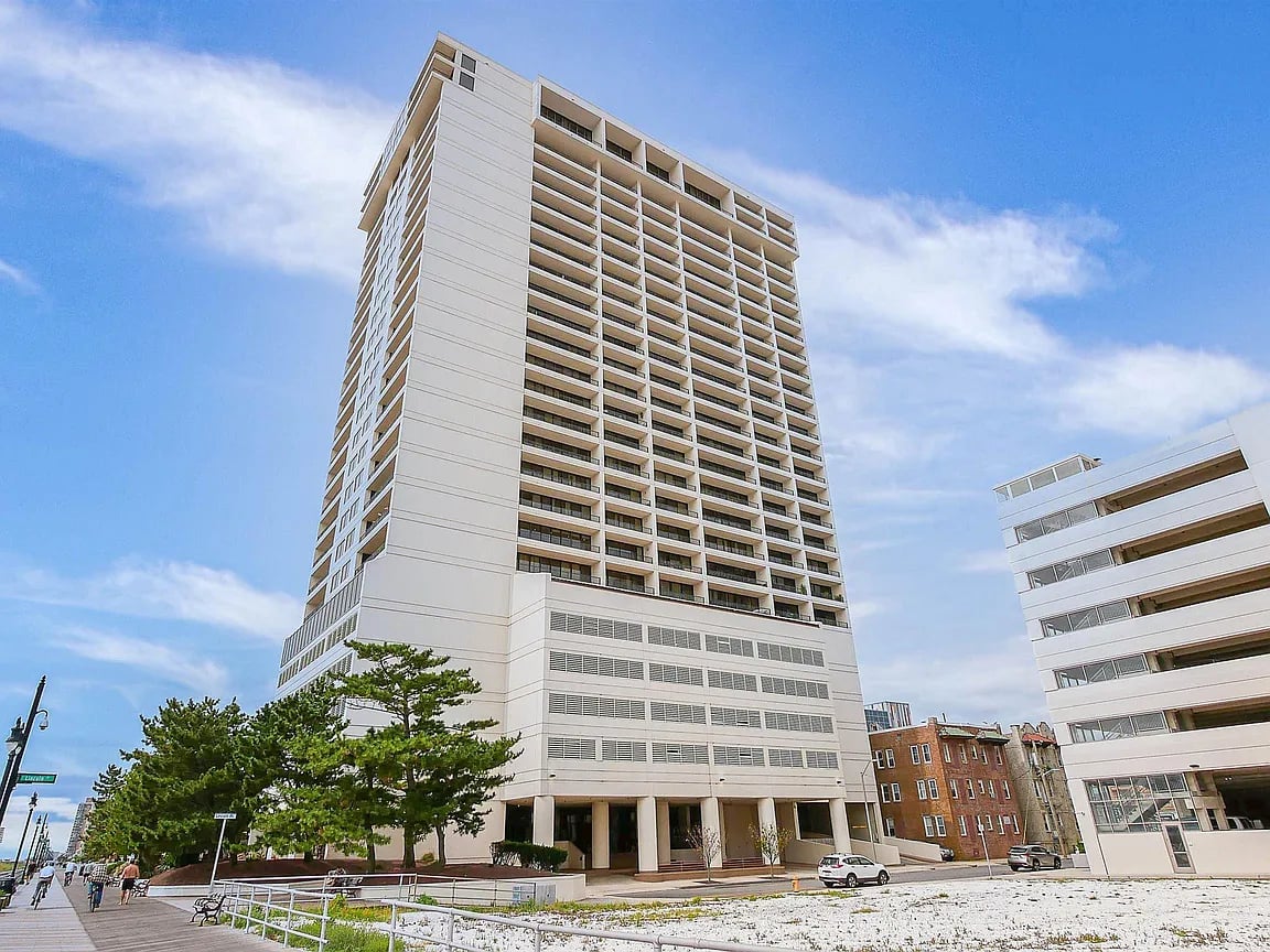 3851 Boardwalk APT: 905